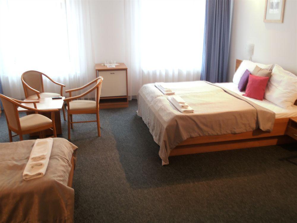 Hotel u České koruny Hradec Králové Extérieur photo