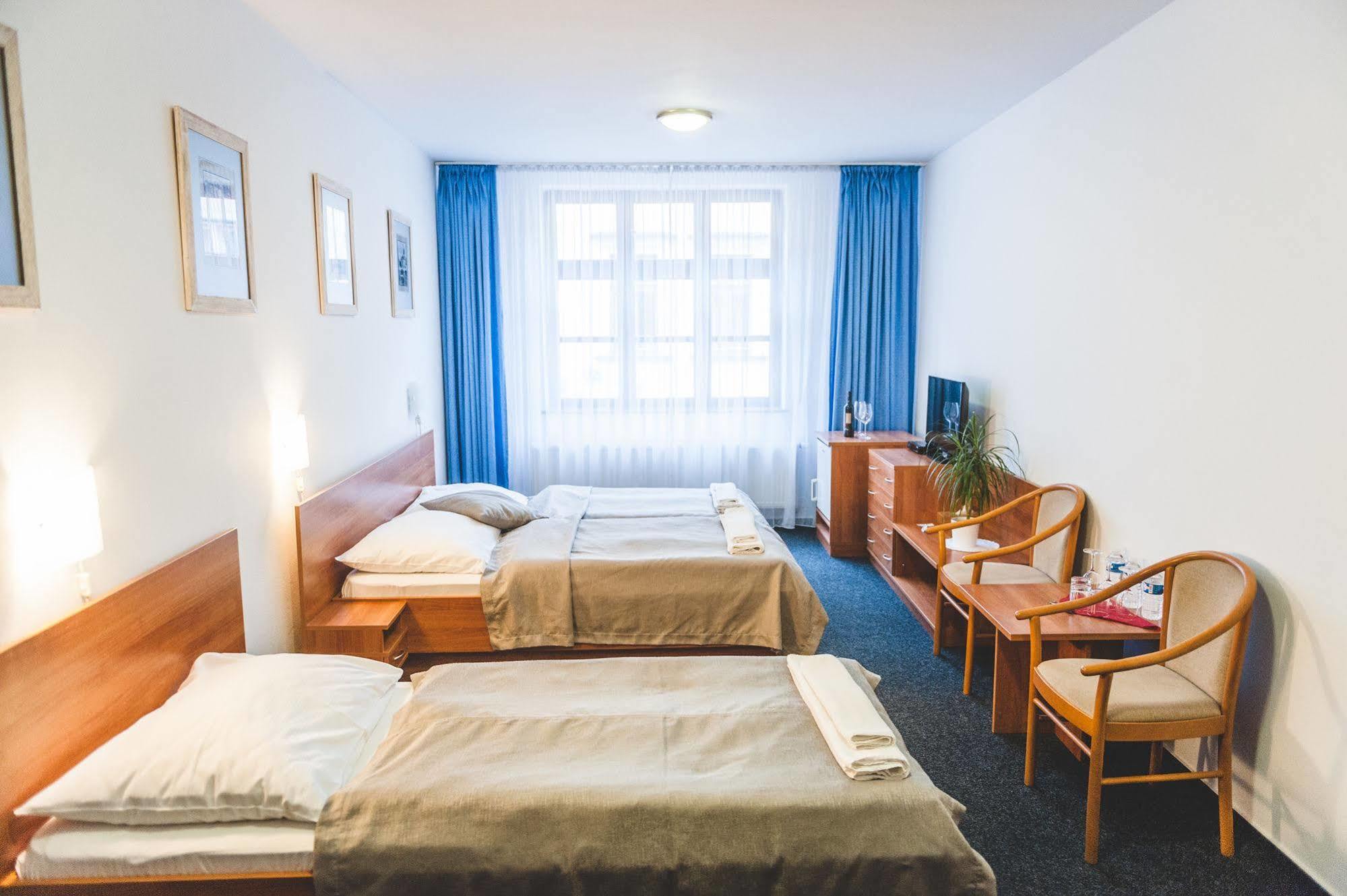 Hotel u České koruny Hradec Králové Extérieur photo
